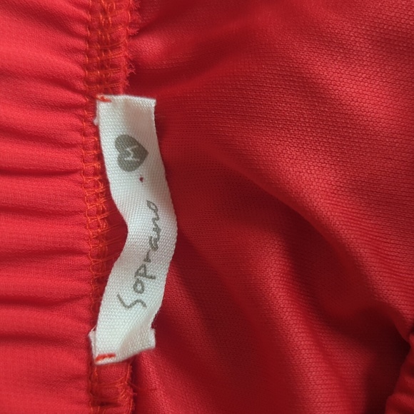 Flowy red skirt - Picture 2 of 3